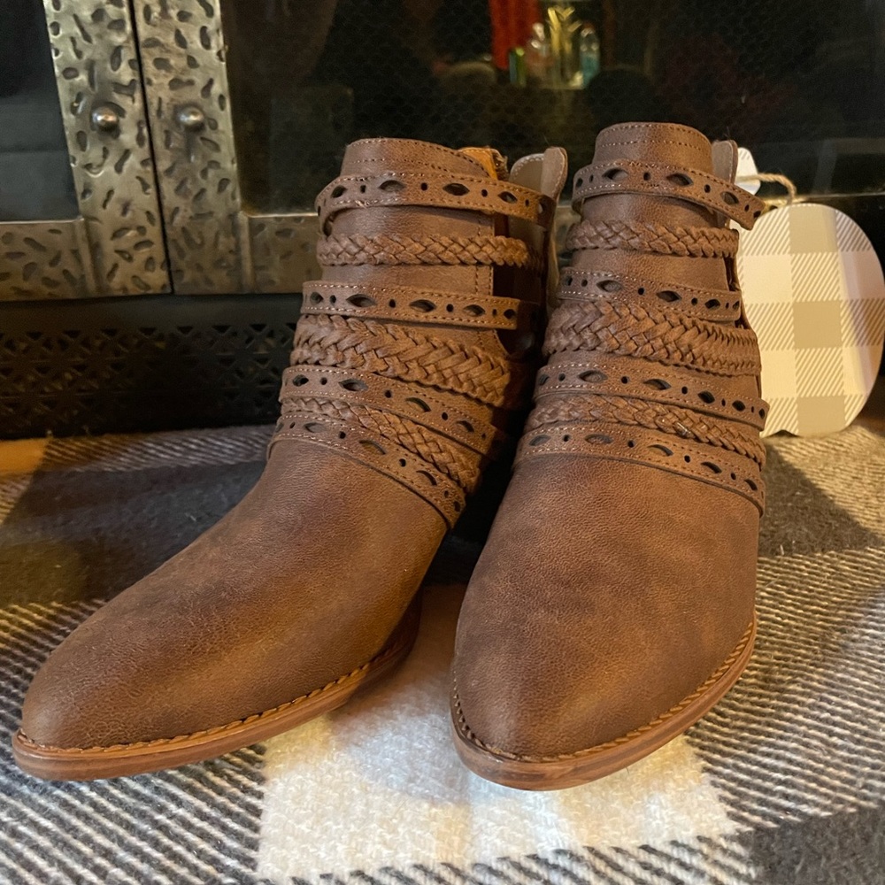 NWT Ankle Booties